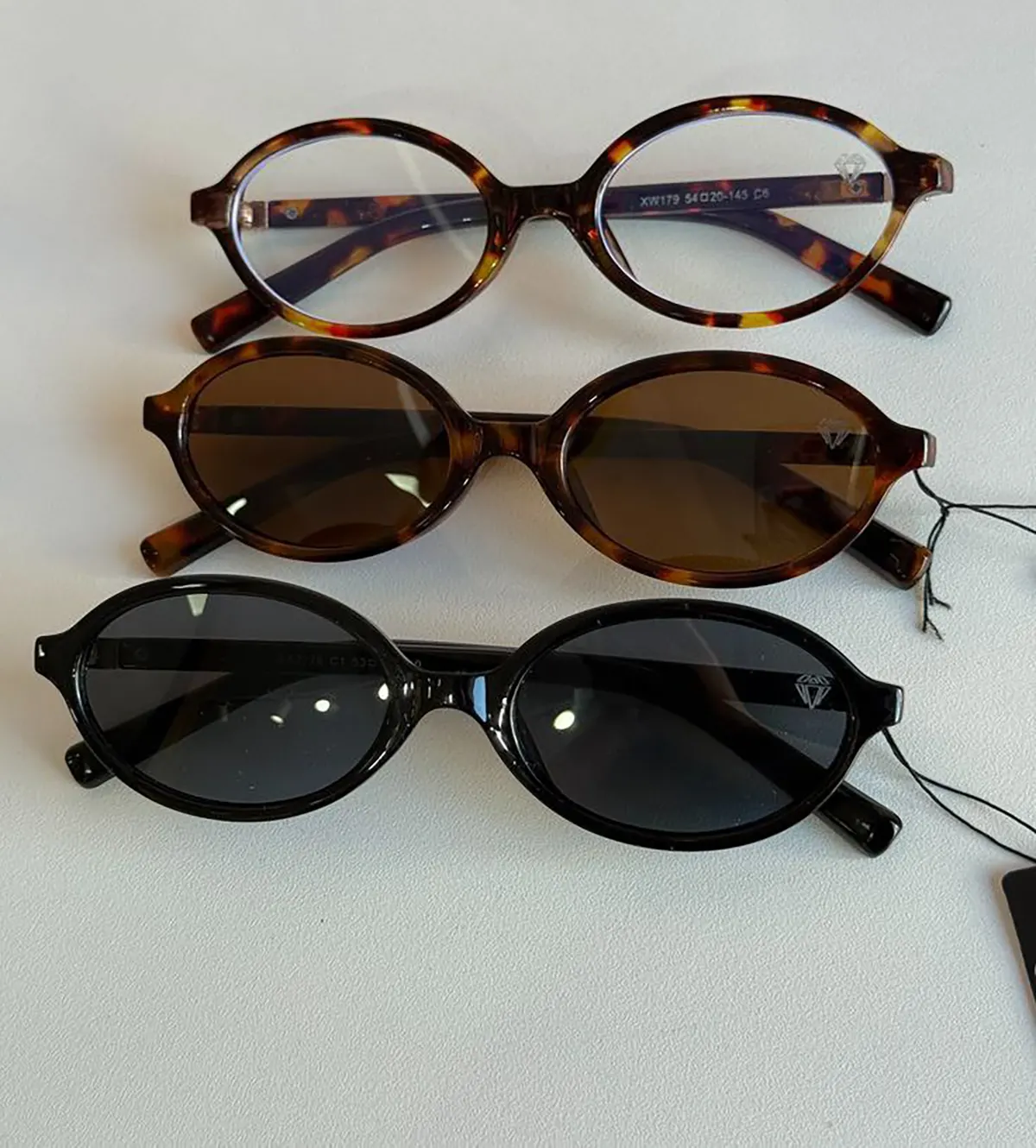 قیمت عینک آفتابی زنانه مارک دار
قیمت عینک آفتابی زنانه اصل
قیمت عینک آفتابی زنانه دیجی کالا
عینک آفتابی اصل زنانه
عینک آفتابی دخترانه لاکچری دیجی کالا
بهترین مارک عینک آفتابی زنانه قیمت