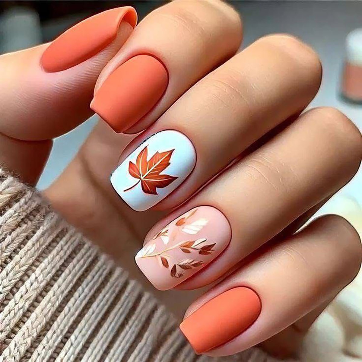 طرح ناخن پاییزی شیک