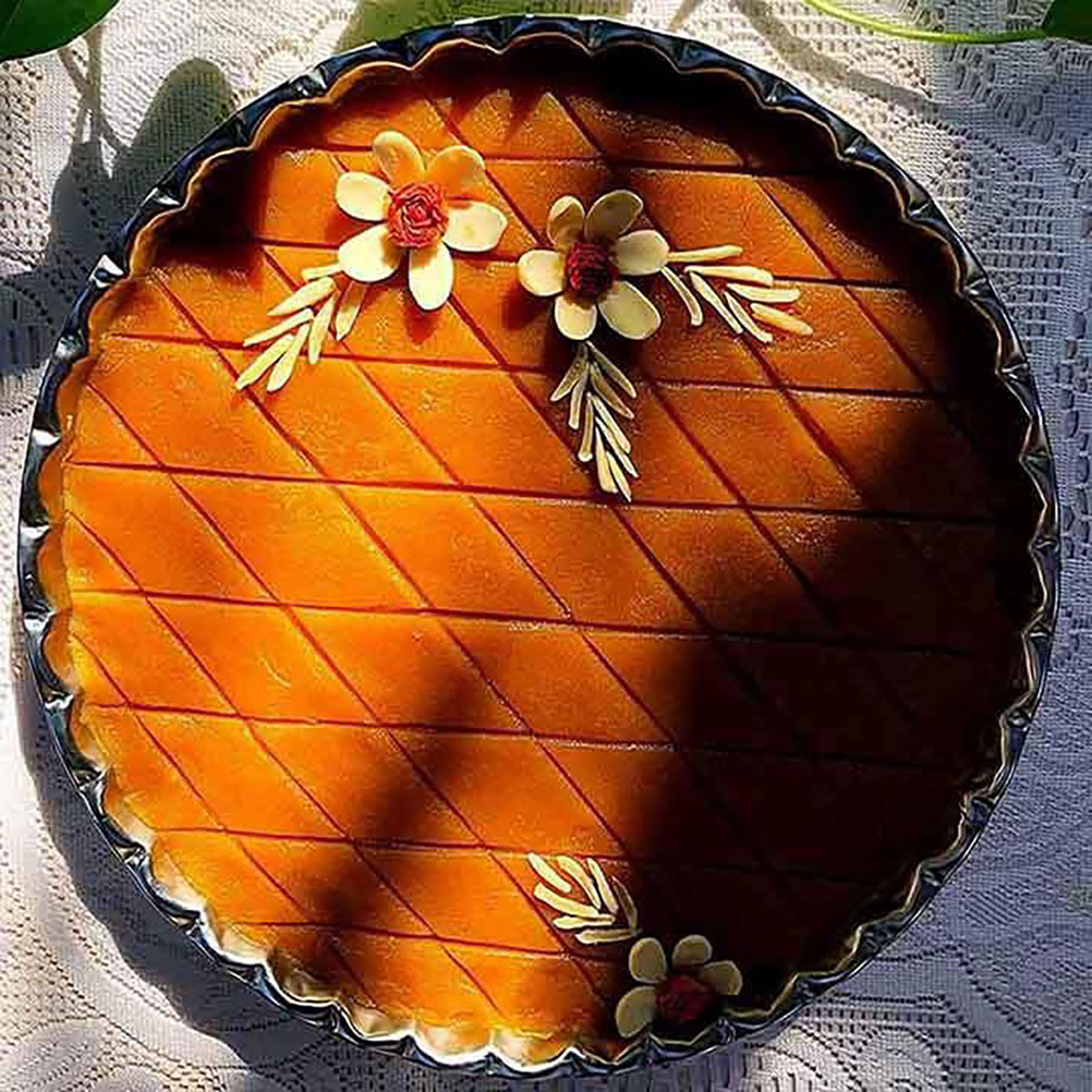 تزیین حلوا با پودر نارگیل
