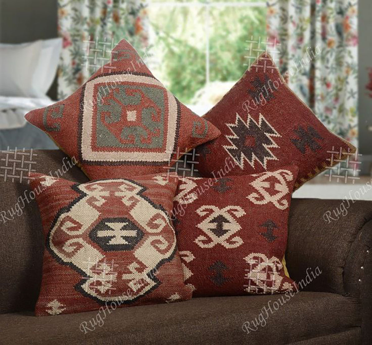 پارچه سنتی برای کوسن

