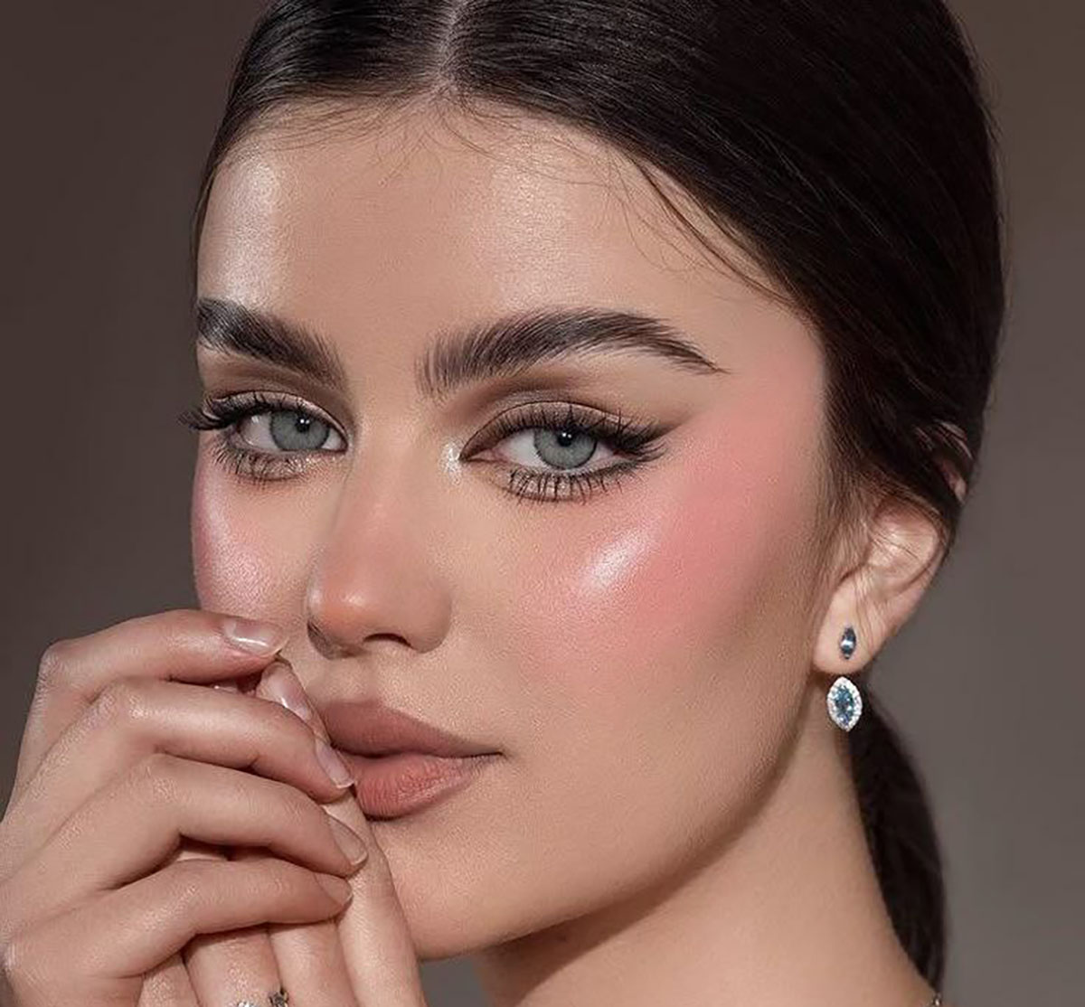 مدل ارایش دخترانه ساده و شیک برای عروسی

