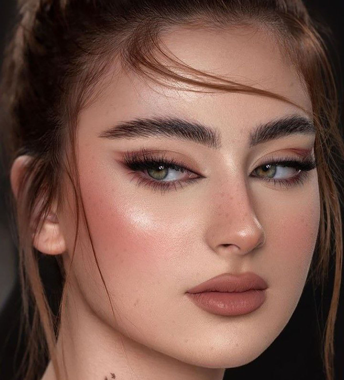 آموزش آرایش صورت ساده و زیبا
