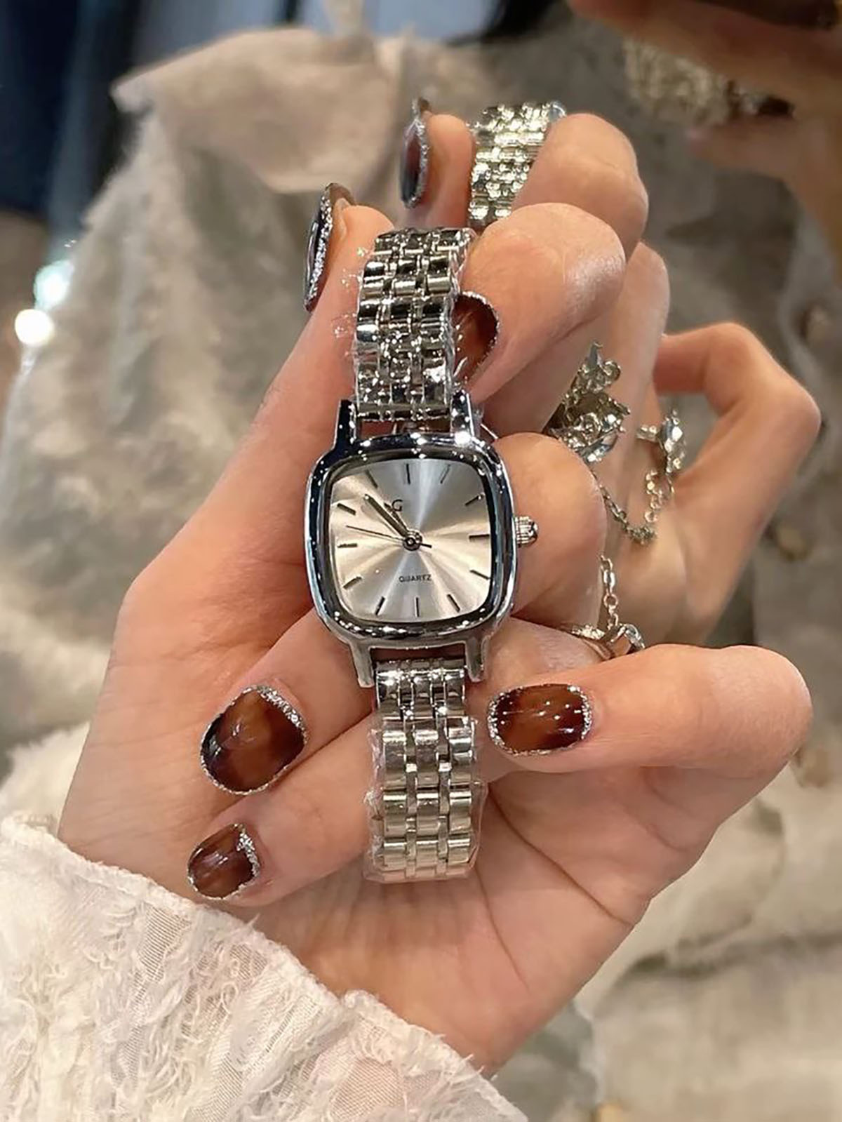 ساعت دخترانه شیک مشکی