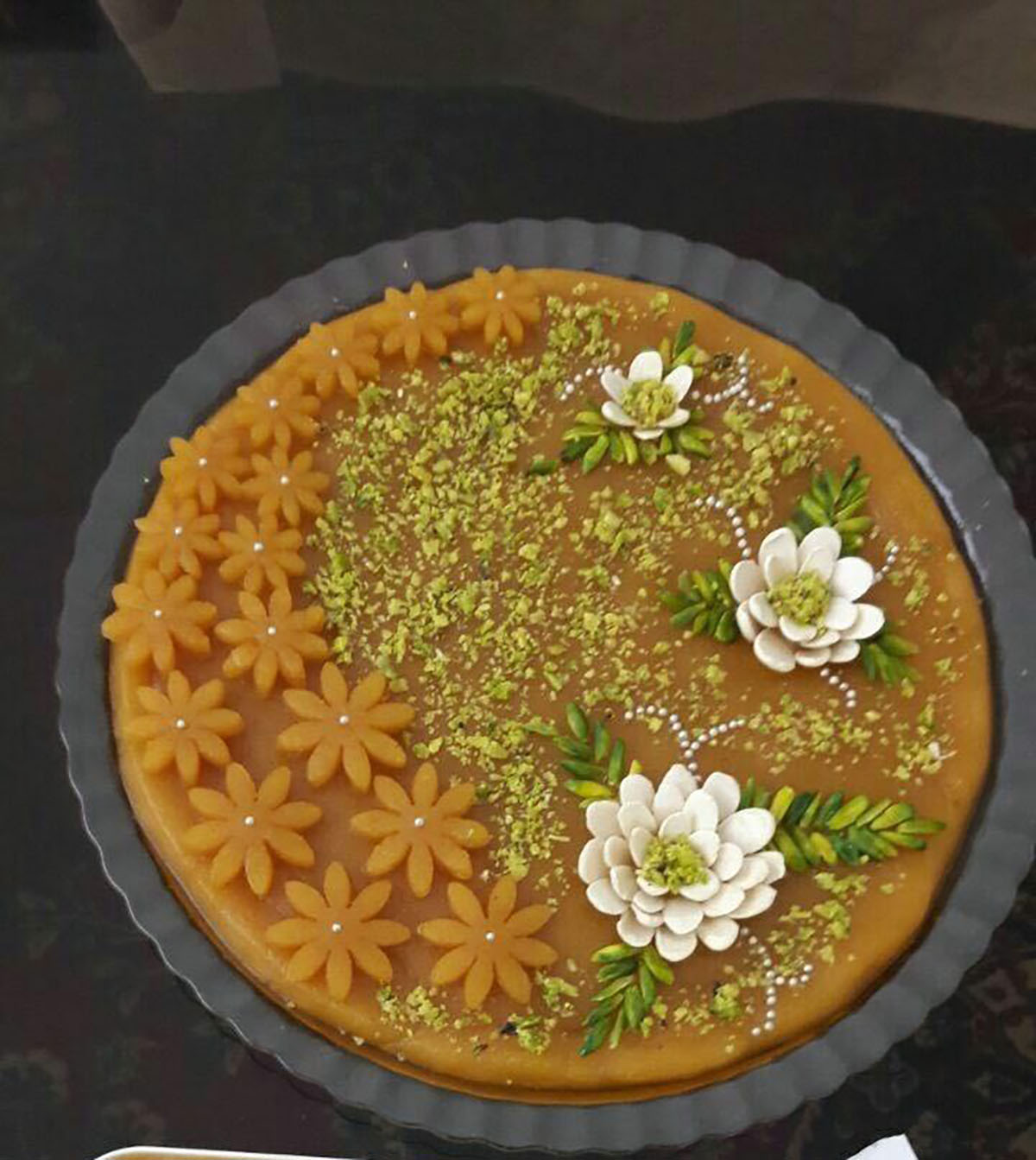 تزیین حلوا با چنگال