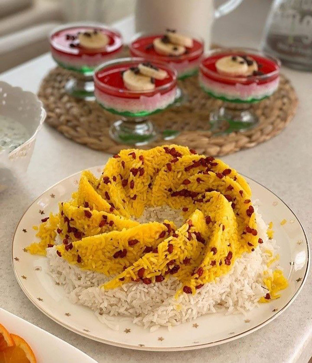 تزیین برنج در دیس بیضی