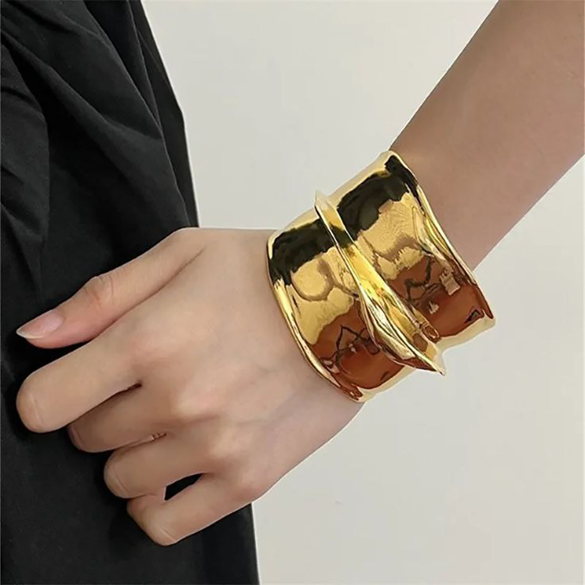 بنگل نقره ای
