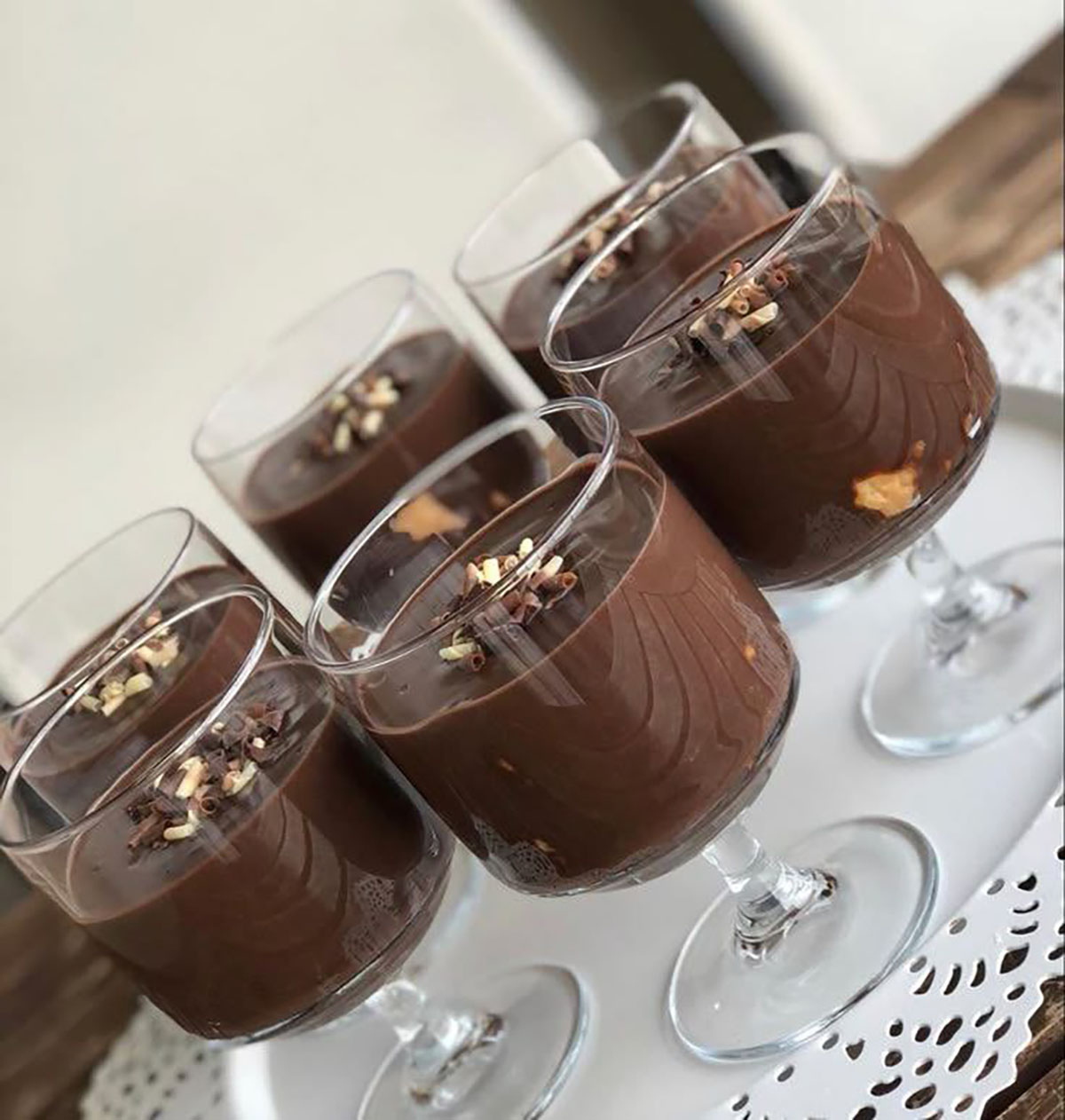 دسر شکلاتی یخچالی

