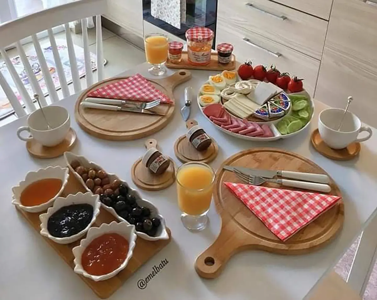 عکس میز صبحانه ساده