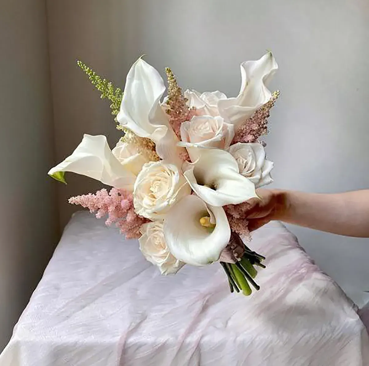 لاکچری دسته گل عروس اروپایی
