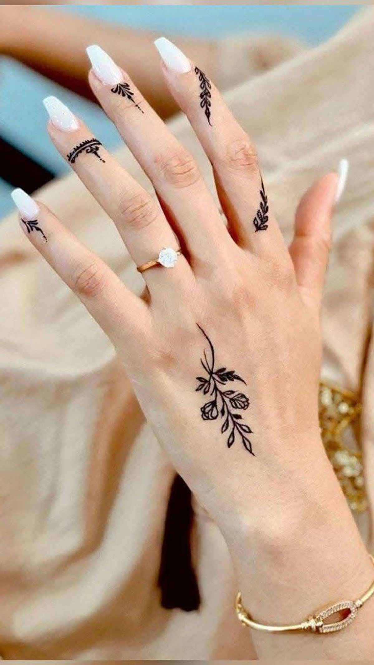 عکس نقش حنا جدید کف دست
