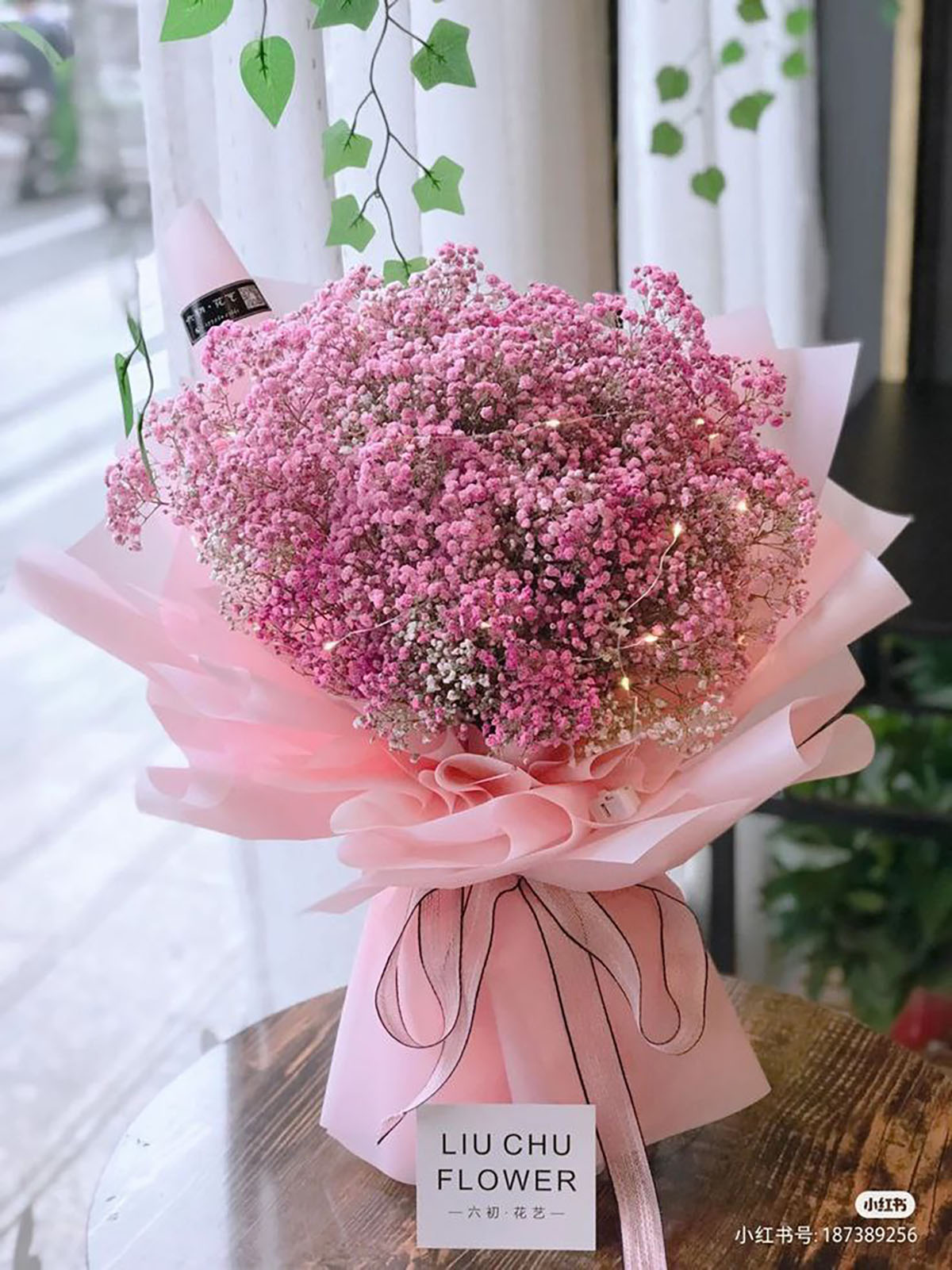 دسته گل کوچک برای هدیه
