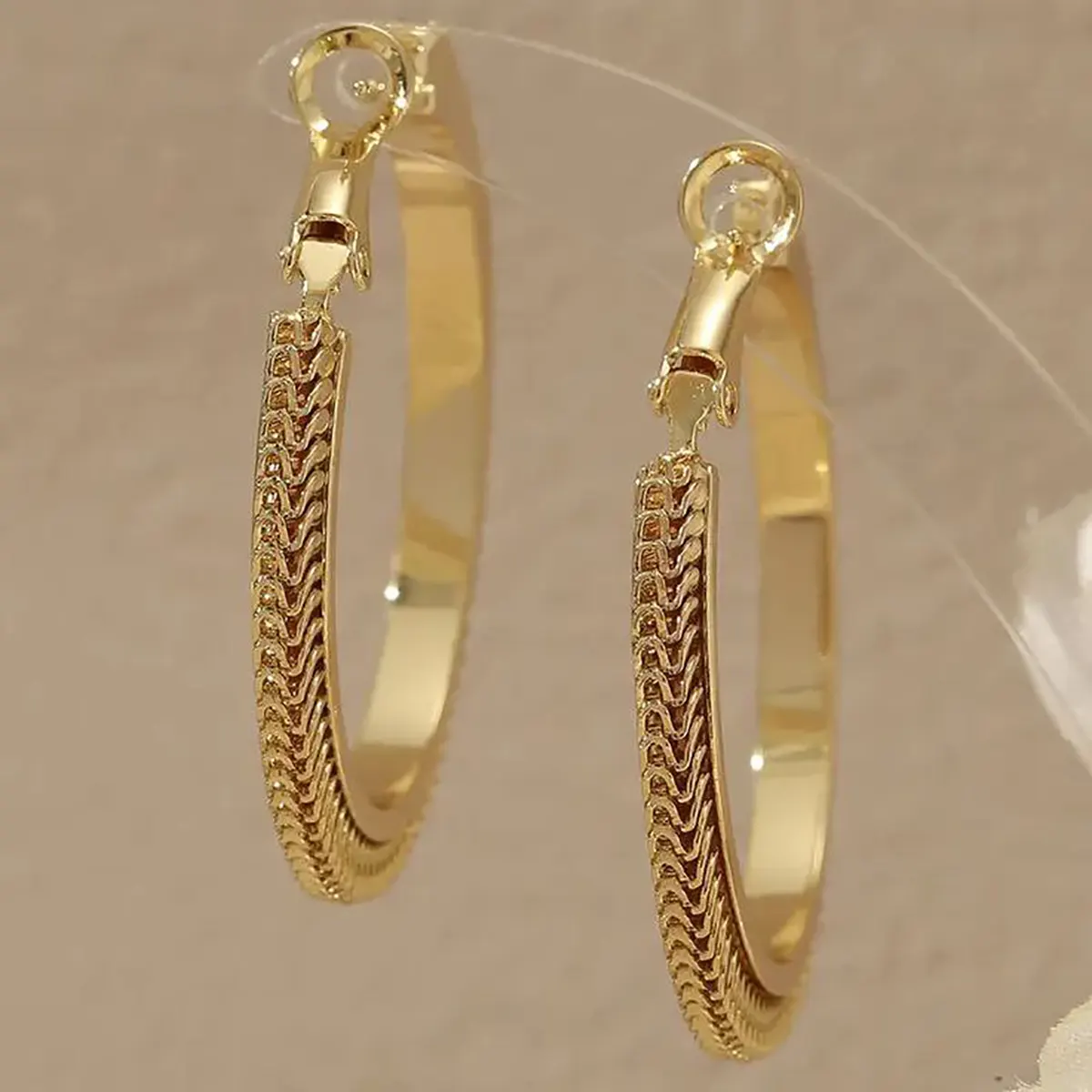 گوشواره حلقه ای آویزدار
