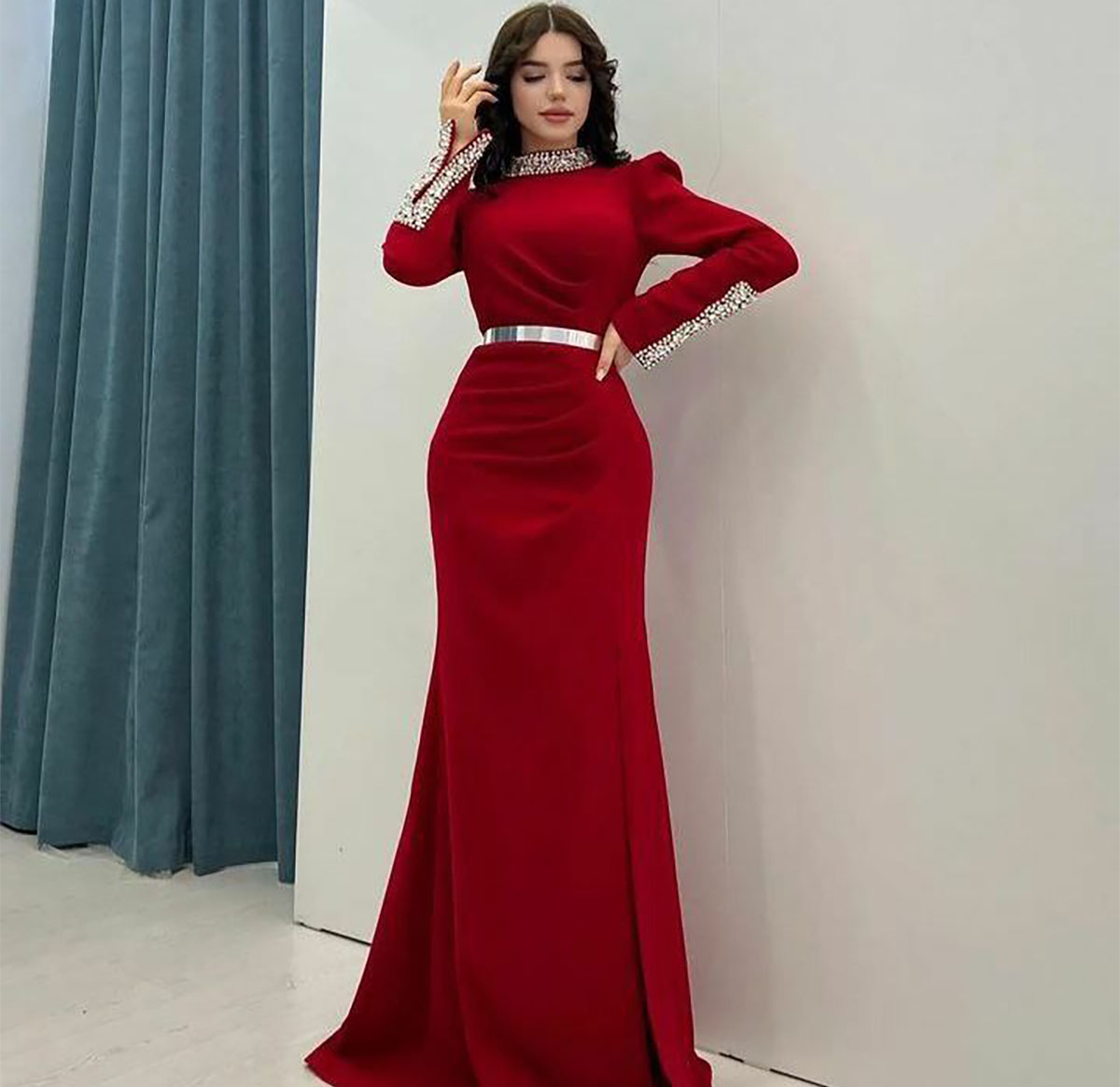 پیراهن قرمز زنانه

