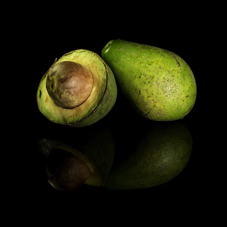 آووکادو؛ ماده اصلی ماسک موی خانگی آووکادویی