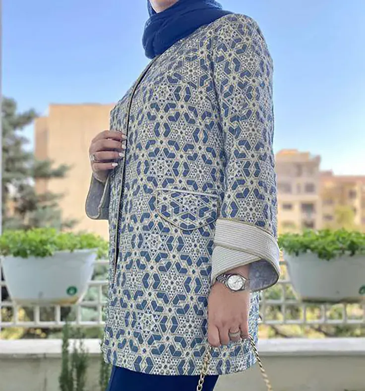 مانتوی پشمی لحاف دوزی طرح دار آبی