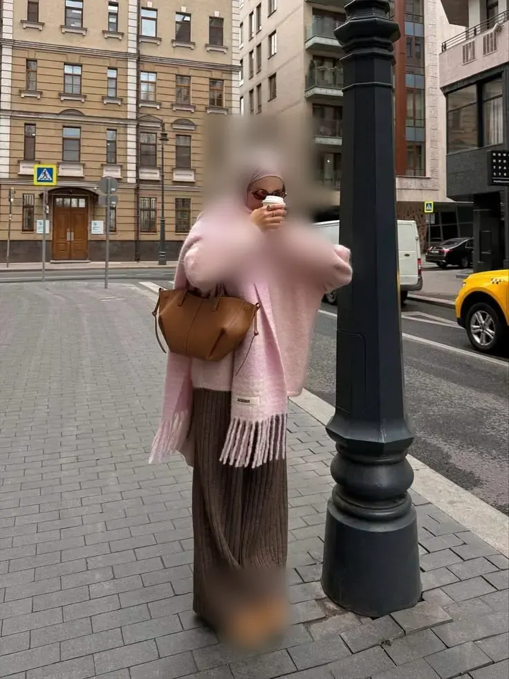 روسری پاییزی صورتی با دامن پلیسه